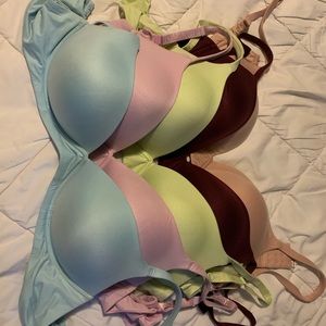 Hardly worn bra’s. Didn’t like the fit. No under wire.5 total asking $25